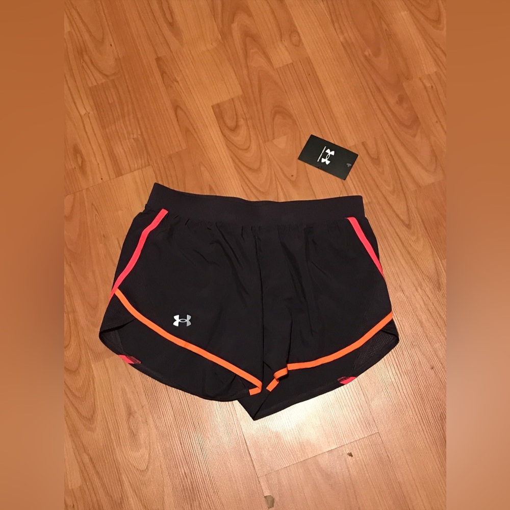 NWT Under Armour Women’s Fly By Running Shorts Small Purple